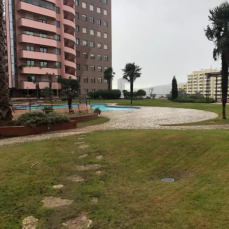 Apartment Pool And Parking In A Private Condominium - Gardens_hosting *