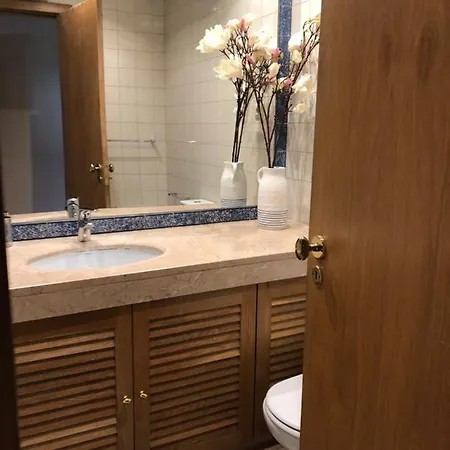 Apartment Pool And Parking In A Private Condominium - Gardens_hosting