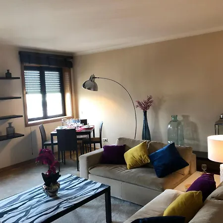 Apartment Pool And Parking In A Private Condominium - Gardens_hosting *